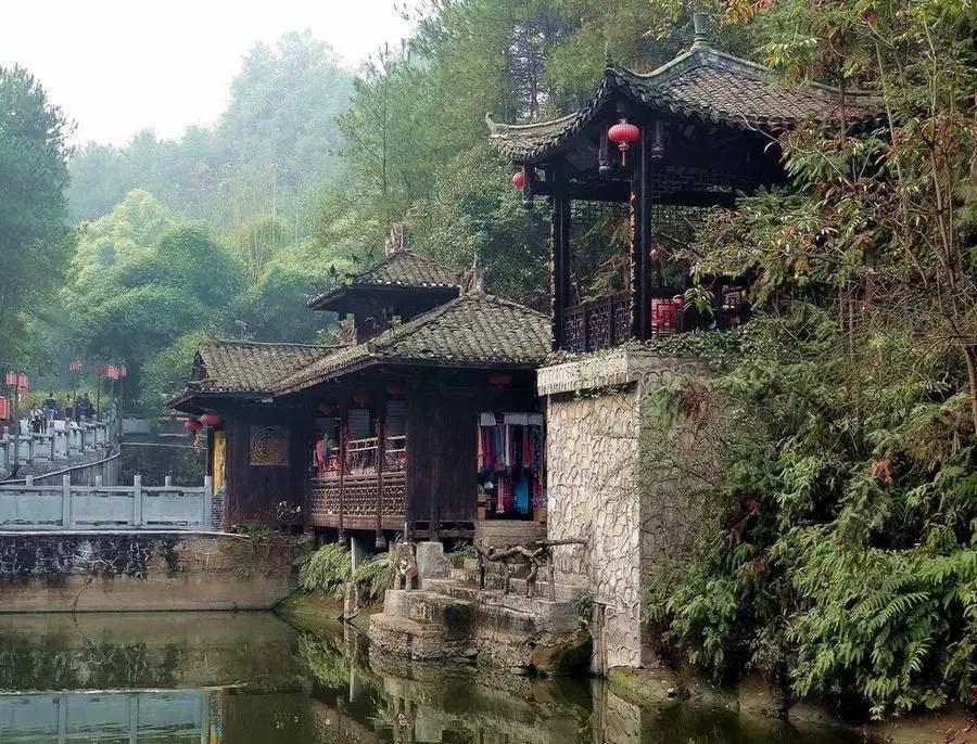 这些古镇就藏在湖北，绵绵阴雨天更具柔情