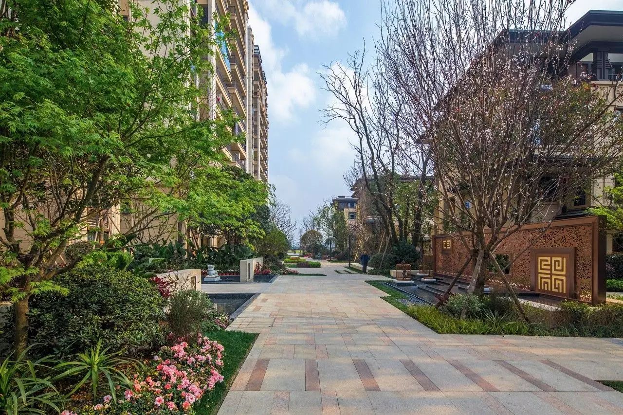龙湖五维景观·人文，历史不说话全在建筑