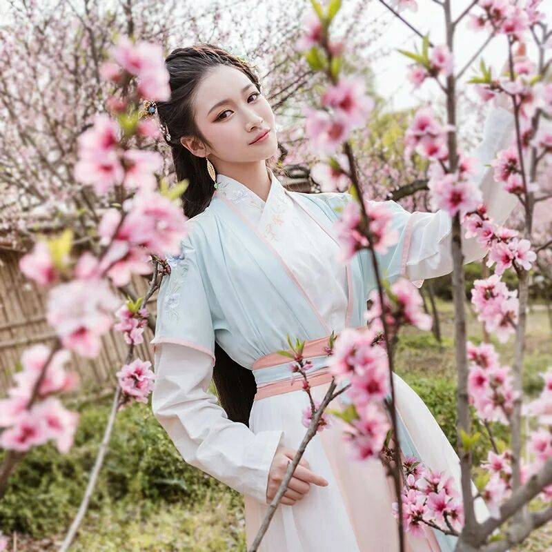 仙女缥缈汉服，且看韶华倾负