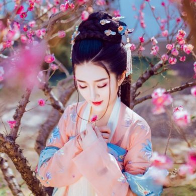 复古汉服齐胸襦裙，新款绣花汉服美女图片