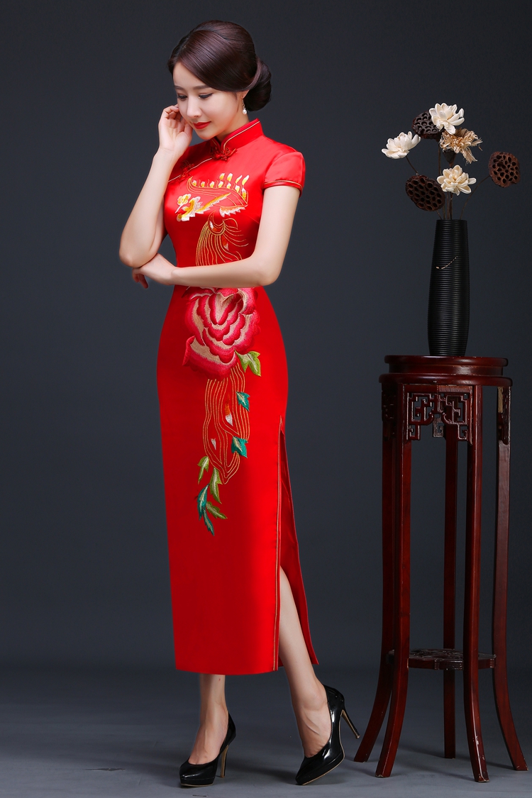 红色凤穿牡丹绣花旗袍裙