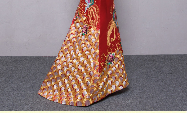 金丝绣花中式礼服，中国风新娘礼服