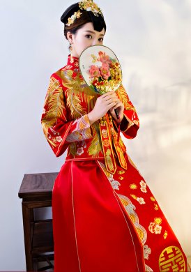传统中式礼服，红色结婚新娘礼服
