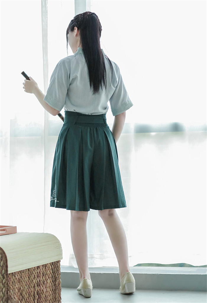 改良汉服上衣短款裙裤绣花修身