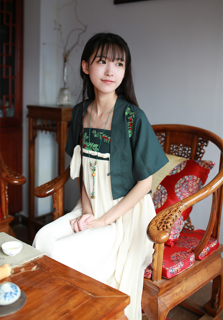 中国风绣花日常汉元素对襟短款上襦
