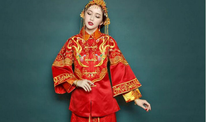 凤凰于飞刺绣中国风嫁衣中式礼服