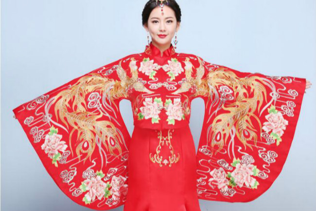 刺绣桃花秀禾服新娘礼服中式婚礼礼服