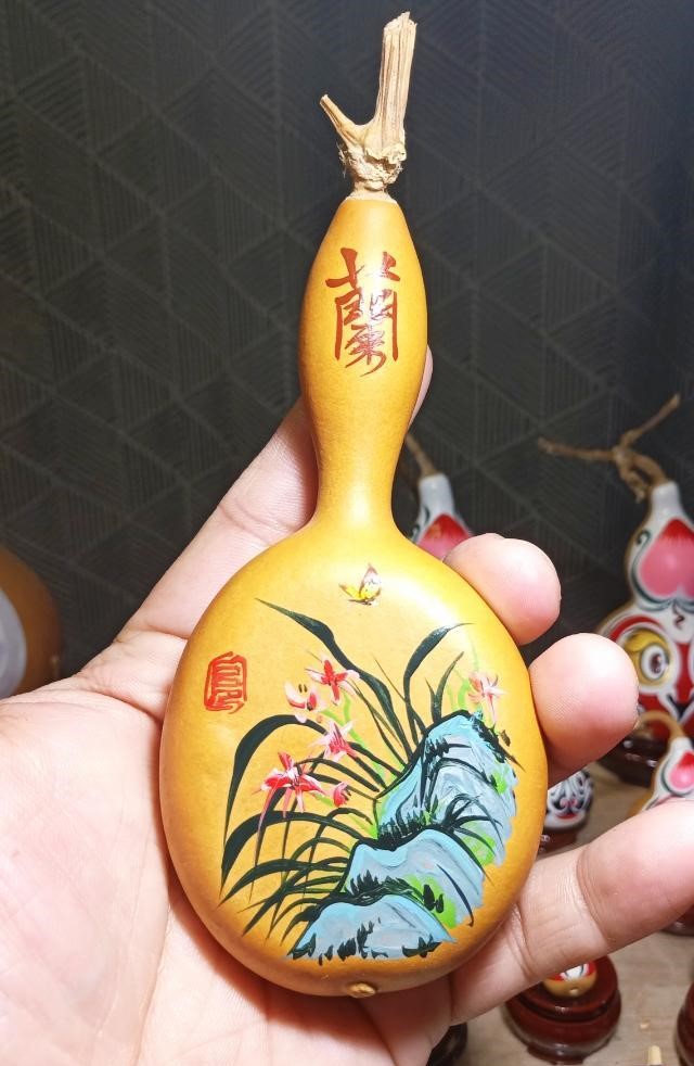 手绘梅兰菊竹葫芦，彩绘葫芦惊艳众人