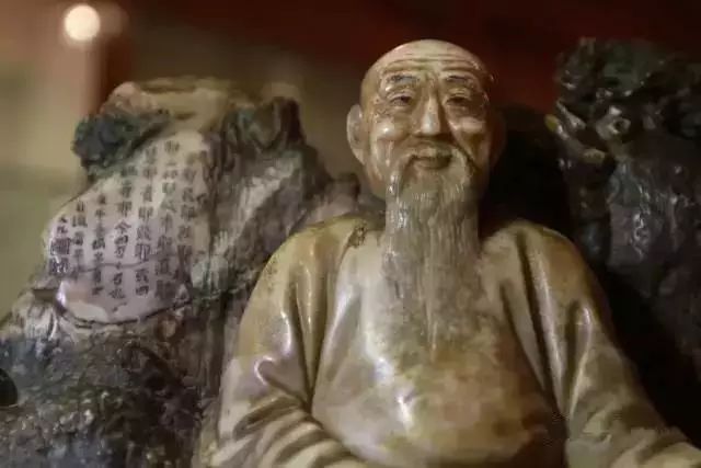 粉彩扒花工艺：细腻绝妙的陶瓷工艺！