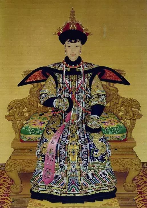 浅析手串发展史：朝珠108颗为什么要用彩珠相间