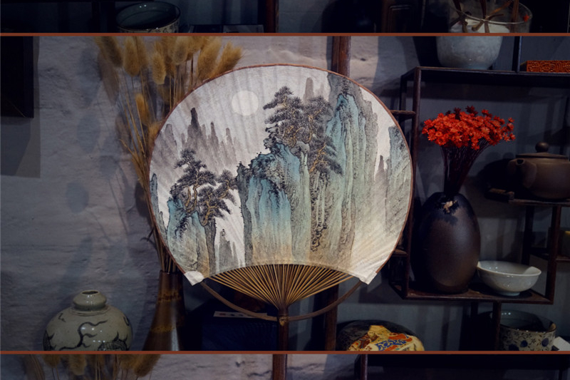精美山水国画团扇