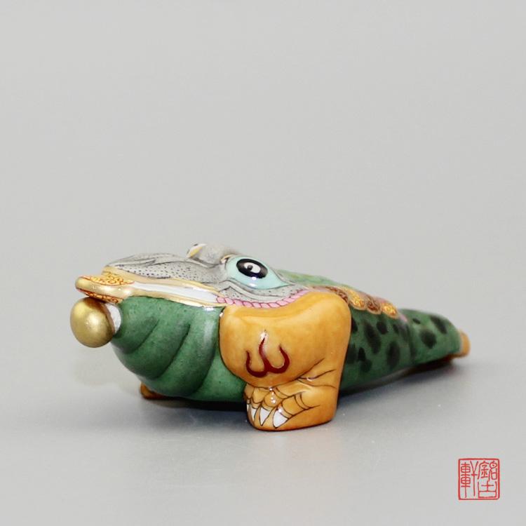 手工描金招财金蟾陶瓷鼻烟壶