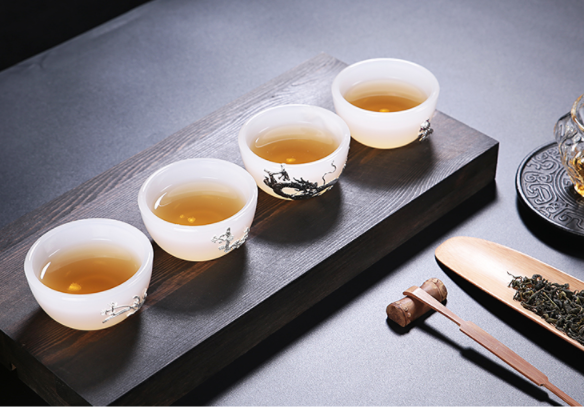 白瓷白玉茶杯，镶银功夫茶具