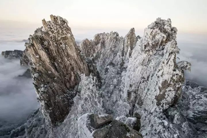 雪后黄山风景宛如人间仙境，舞一曲雪中霓裳羽