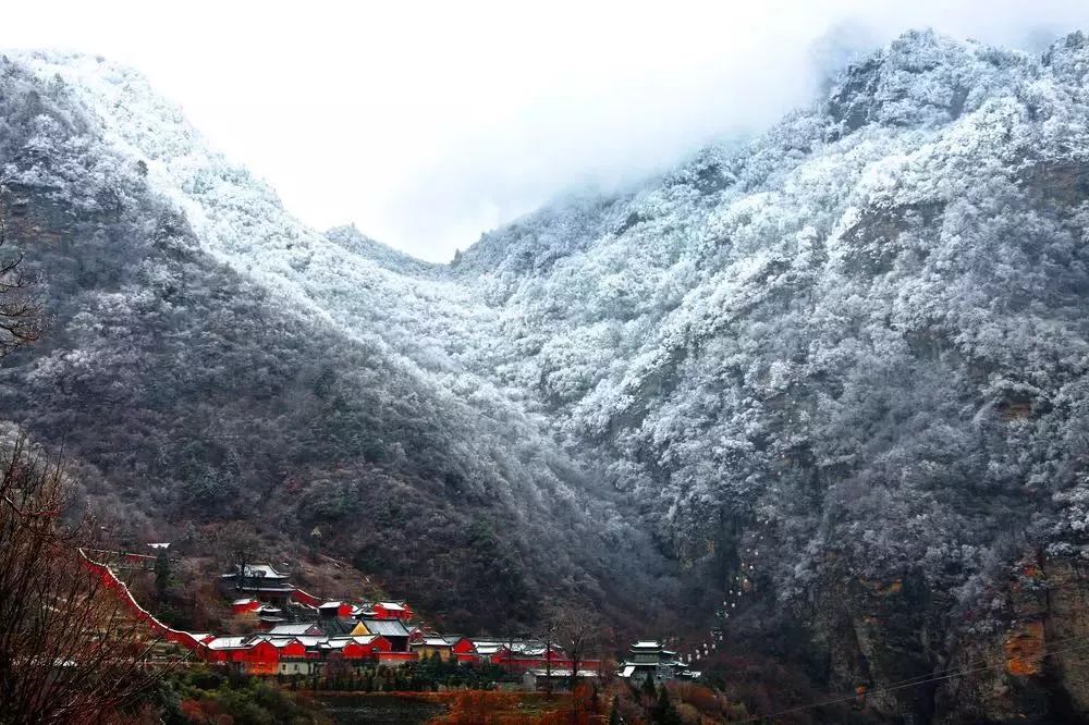 武当山雪景摄影：雪后武當是仙山