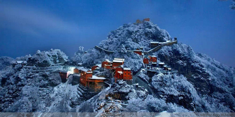 武当山千里冰封万里雪飘