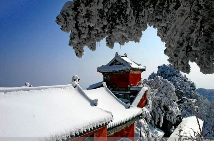 武当山千里冰封万里雪飘