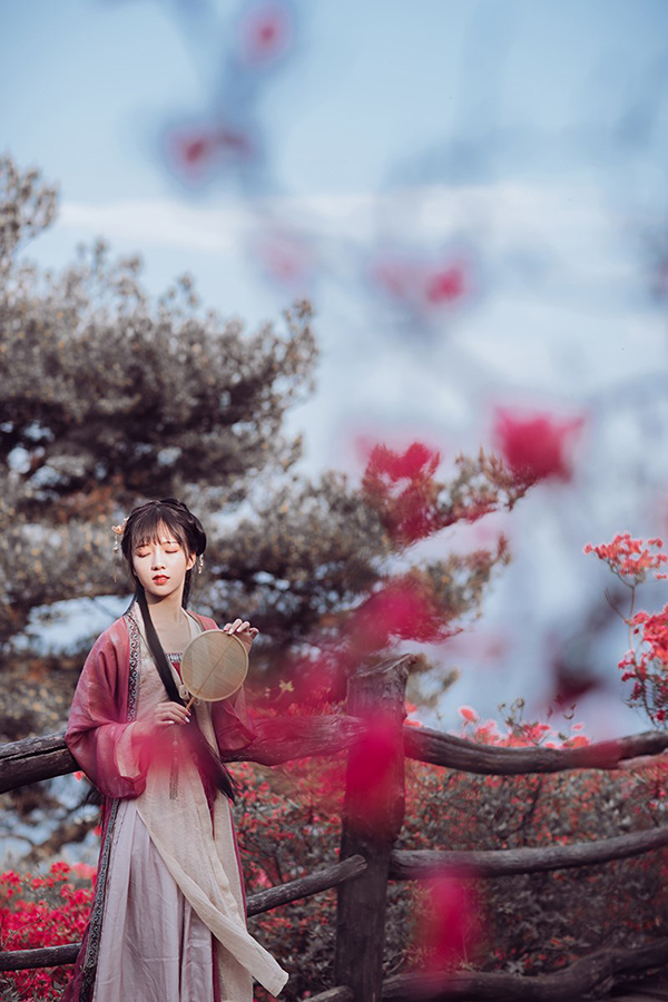 花不负侬，古装女子摄影照片