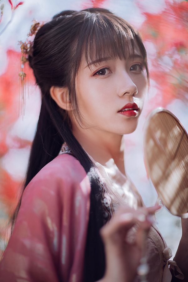 花不负侬，古装女子摄影照片