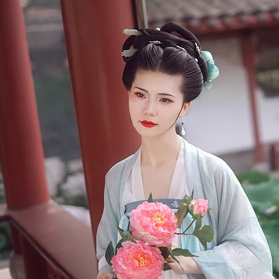 牡丹花女生头像，唯美古风真人头像