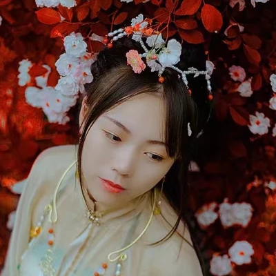 花开芬芳女生头像，唯美古风真人头像