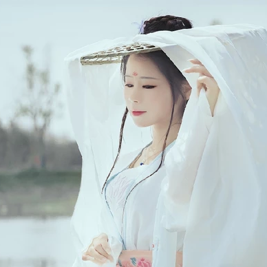 明媚江湖女生头像，唯美古风真人头像
