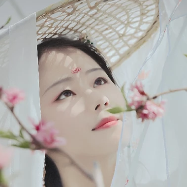 明媚江湖女生头像，唯美古风真人头像