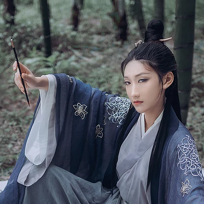 禅意喝酒女生头像，唯美古风真人头像