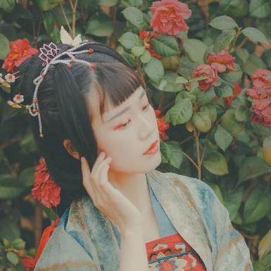 山茶花开女生头像，唯美古风真人头像