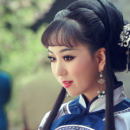古典雅韵的女生头像，唯美古风真人头像