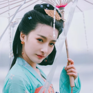 优雅持伞女生头像，唯美古风真人头像