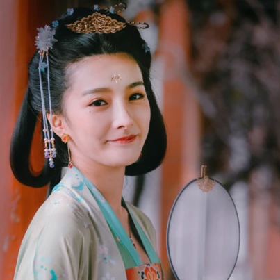 优雅持伞女生头像，唯美古风真人头像
