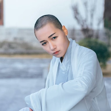 少林兵器光头头像，唯美古风真人头像