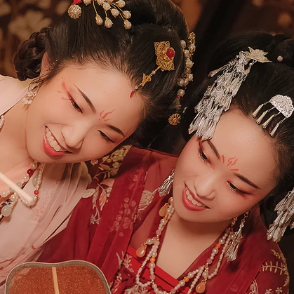 亲密带团扇闺蜜头像，唯美古风真人头像