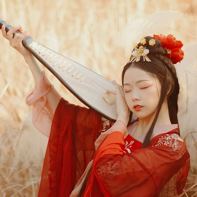 红衣弹琵琶思念女生头像，唯美古风真人头像