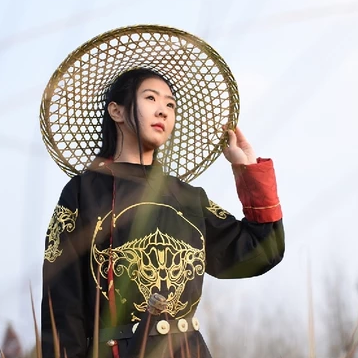 霸气斗笠带兵器女生头像，唯美古风真人头像
