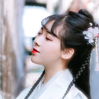 淡雅女生头像，唯美古风真人头像