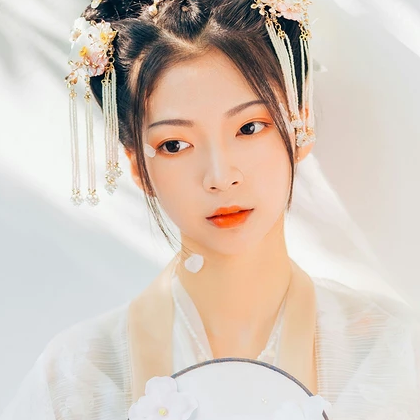 花神泪带团扇女生头像，唯美古风真人头像