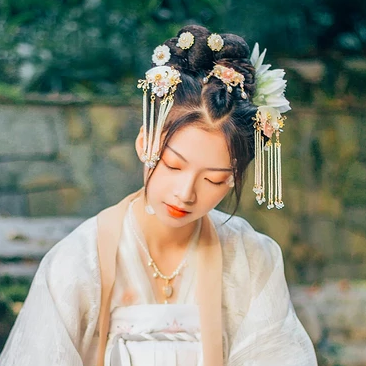 花神泪带团扇女生头像，唯美古风真人头像