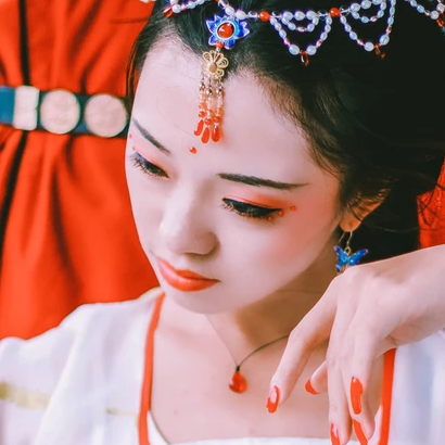 娇艳女子头像，唯美古风真人头像