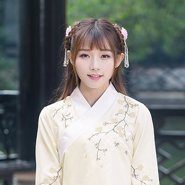 淡黄色汉服带伞女生头像，唯美古风真人头像