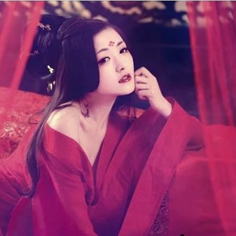性感妖娆红衣女生头像，唯美古风真人头像