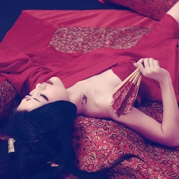 性感妖娆红衣女生头像，唯美古风真人头像