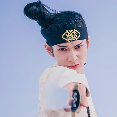 霸气带剑男生头像，唯美古风头像