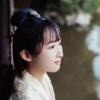 小清新白衣女子头像，唯美古风真人头像