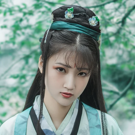 青玉流带剑少女头像，唯美古风真人头像