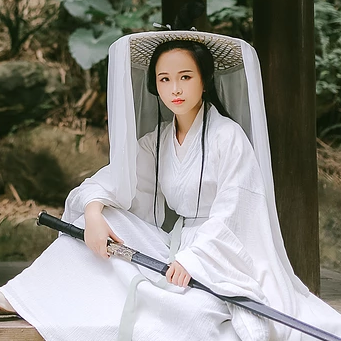 白衣侠女冷艳头像，唯美古风女子真人头像