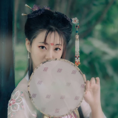 唯美汉服女生头像，古风真人女子头像