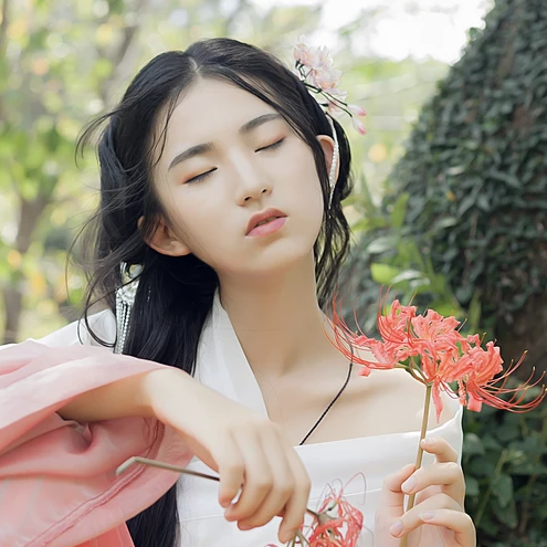 高傲冷艳彼岸花唯美古风真人女生头像