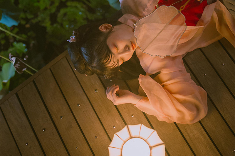夜色杏粉小依独醉酒古风头像，女生古风头像